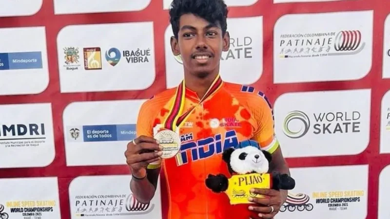 உலக சாம்பியன்ஷிப்பில் இந்தியாவுக்கு முதல் தங்கம்: ஆனந்த்குமார் வேலயுதம் வரலாற்றுச் சாதனை