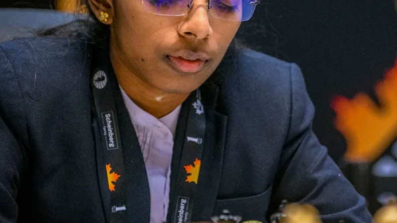 சுவிஸ் செஸ் தொடரின் சாம்பியன் பட்டத்தை வென்ற வைஷாலி!