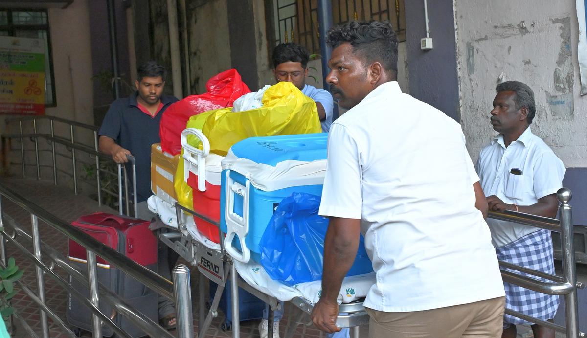 உறுப்பு தானம்: உயிர்காக்கும் தியாகமும்… அரச மரியாதையும்!