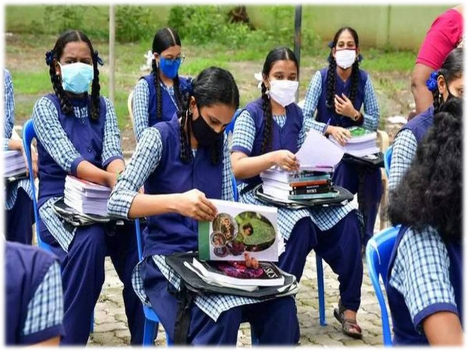 பள்ளிகளை திறப்பதில் அவசரம் வேண்டாம்: எய்ம்ஸ் பேராசிரியர் எச்சரிக்கை