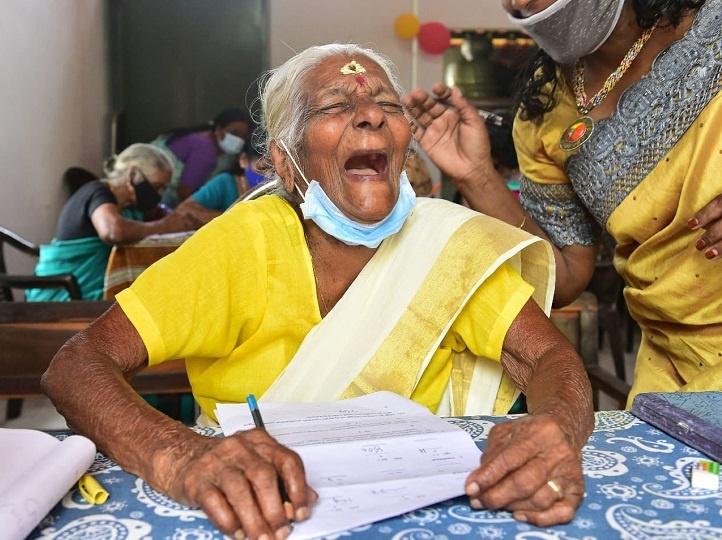 104 வயது  பாட்டியம்மா – முதியோர் கல்வியில் சாதனை!