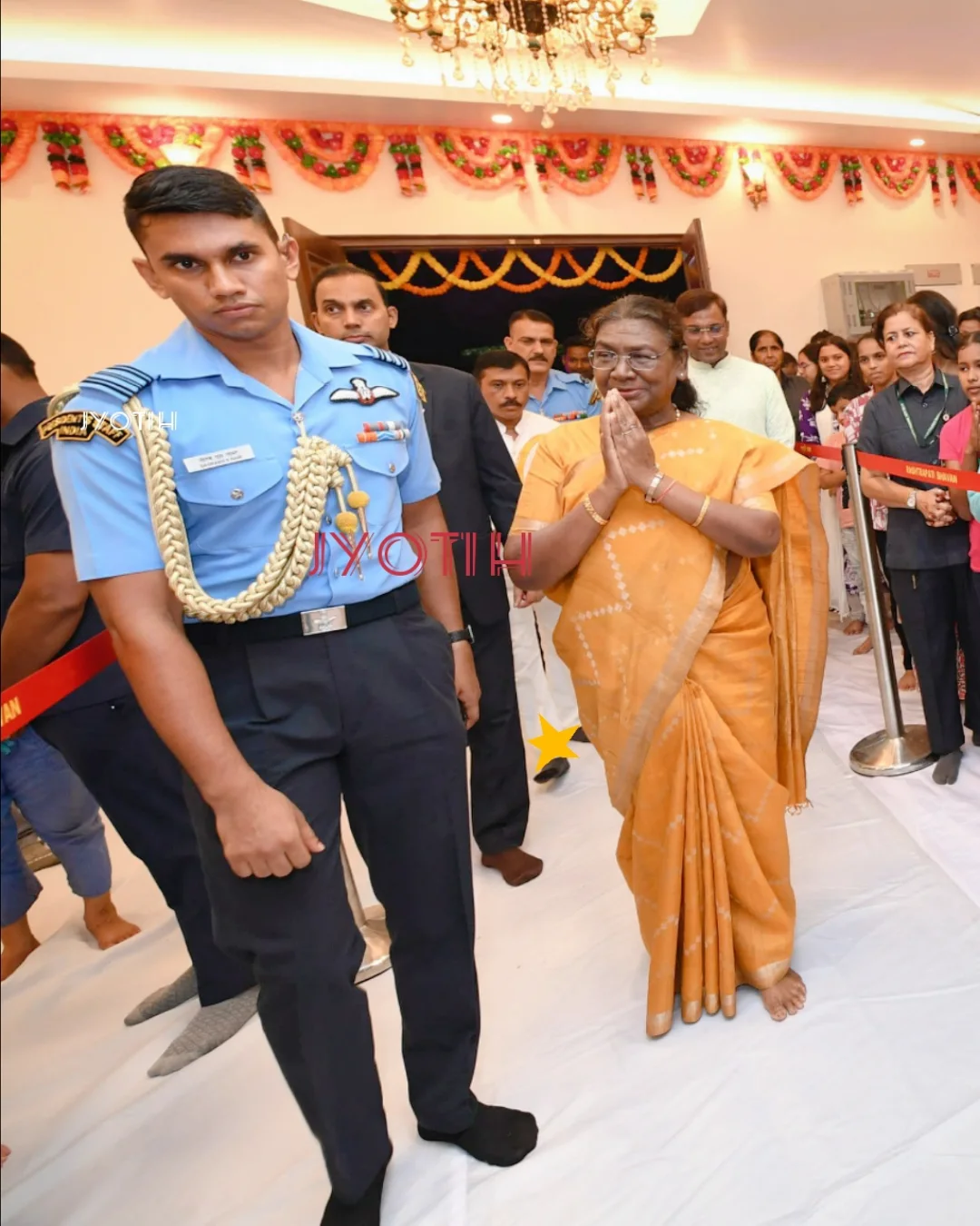 ஸ்க்வாட்ரன் லீடர் சௌரப் எஸ். நாயர்:  இந்திய முதல் குடிமகளின் மைந்தனைப் போல் துணை நிற்கும் ஓர் இளம் அதிகாரி!