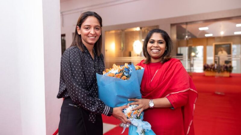 மகளிர் அணி கேப்டன் ஹர்மன்: சென்னையில் பிரம்மாண்ட பிக்கில் பால் விழாவில் பங்கேற்பு!